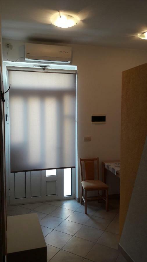 Studio Apartman Latica Split Exterior foto